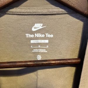 Nike heavy weight tee